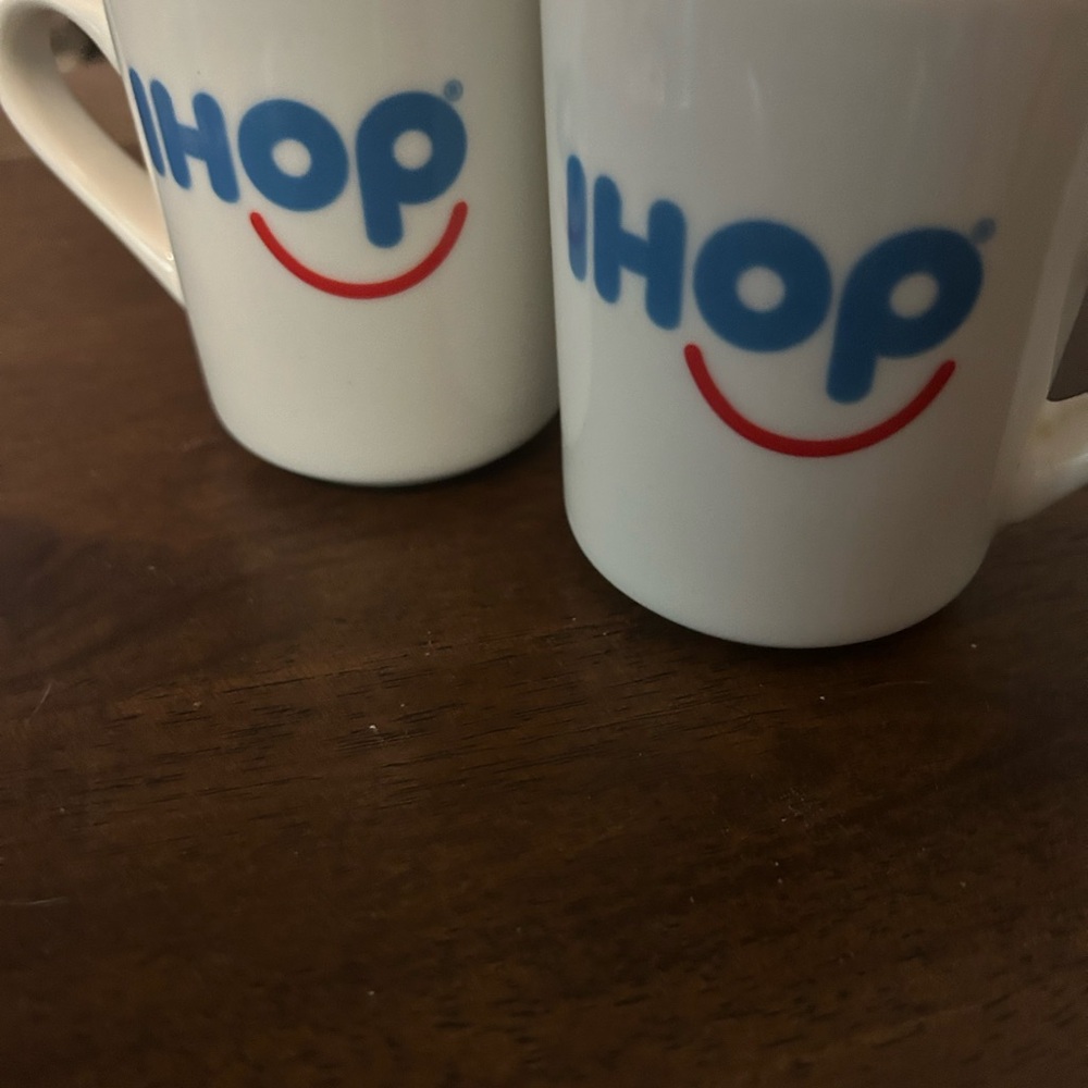 White Ceramic Mugs Set
